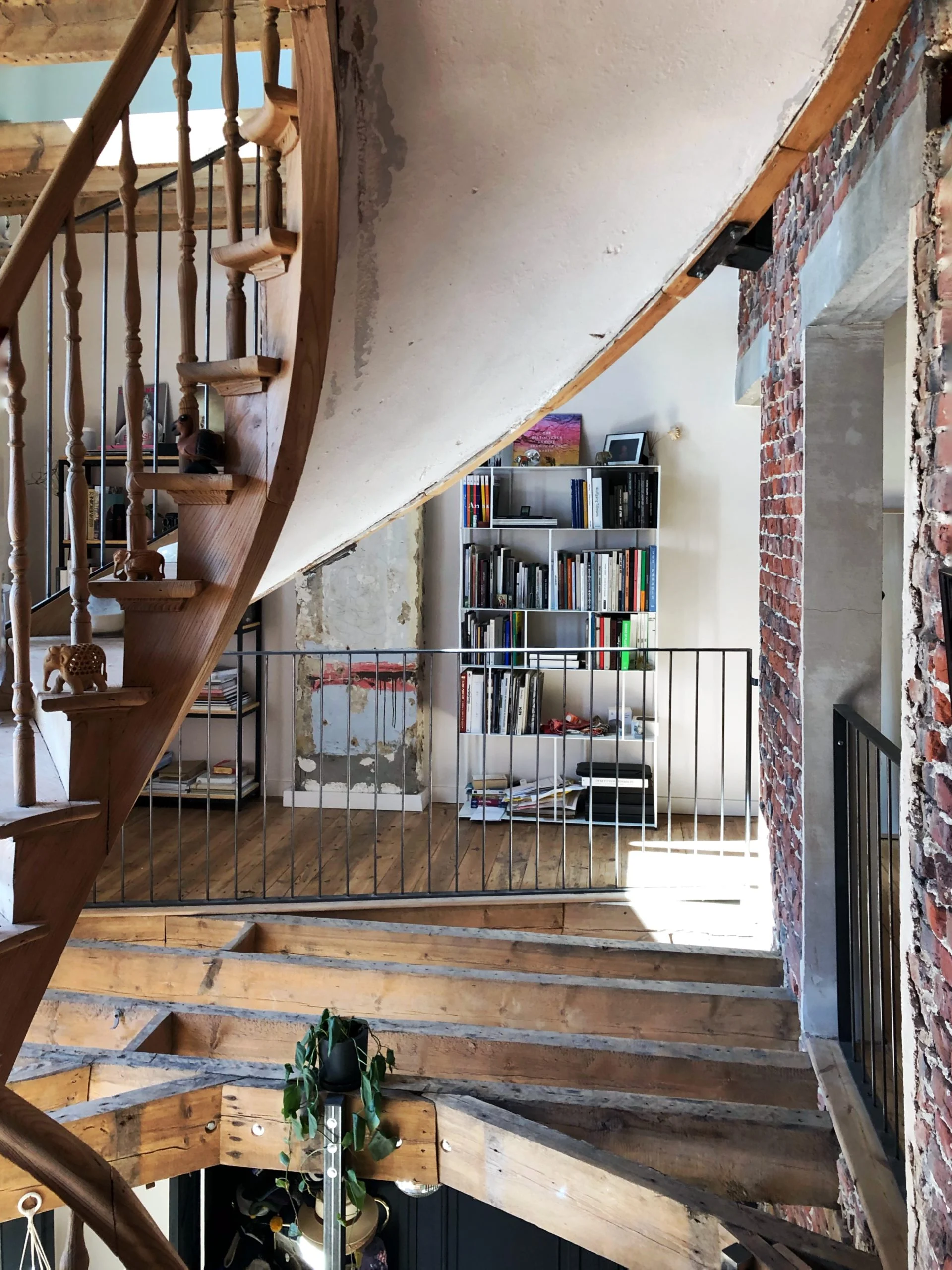 escaliers intérieurs en bois en colimaçon- yoda